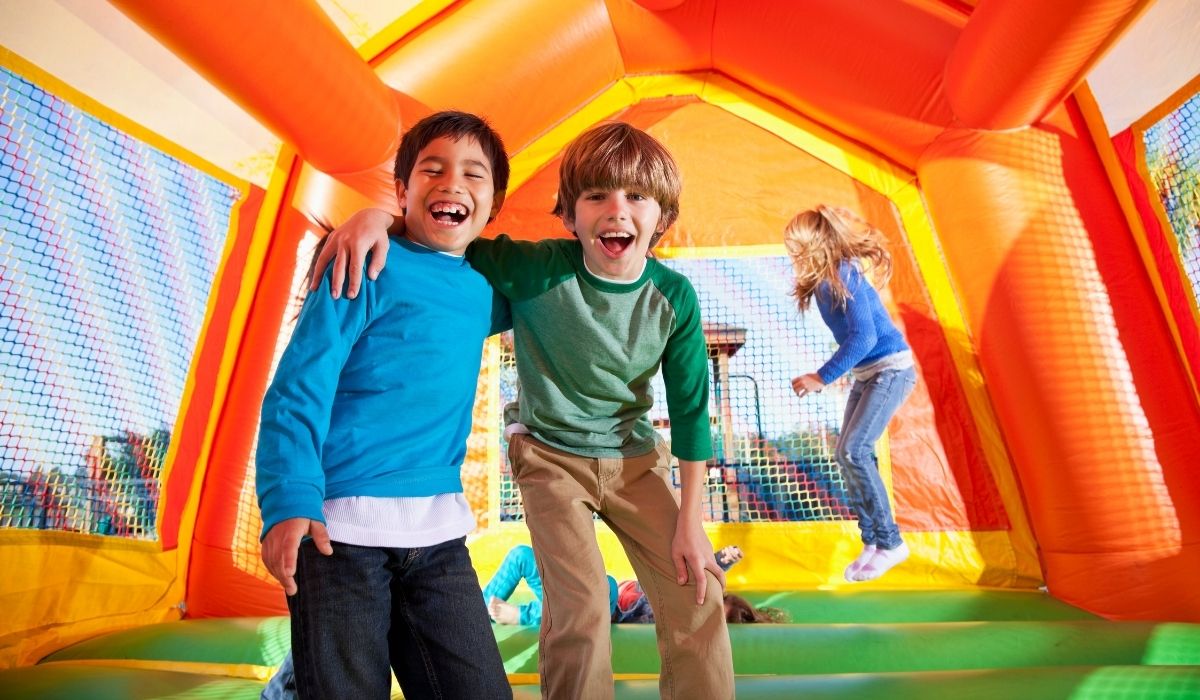 Why Inflatable Bounce Houses Are the Ultimate Party Attraction